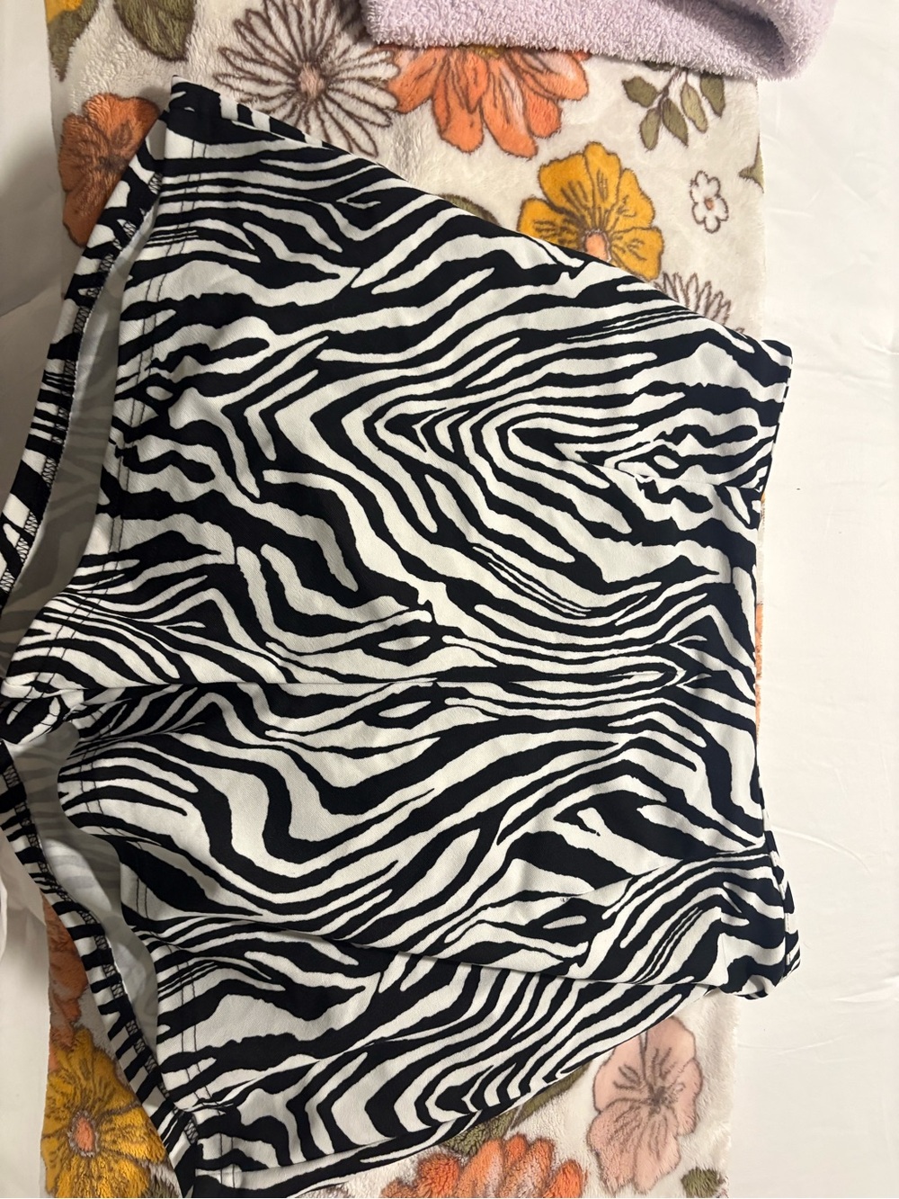 High-Waist Zebra Print Shorts - Black & White - Picture 2 of 2